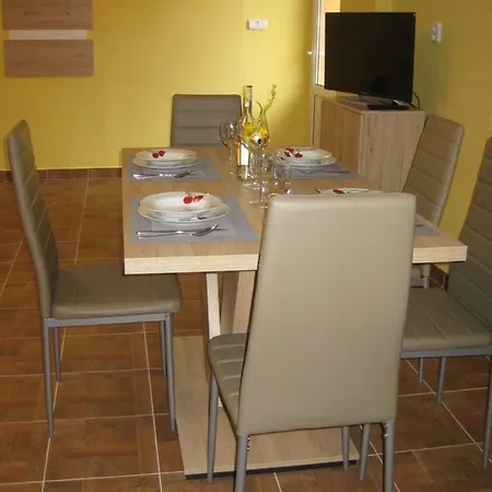 Vcelka Hranice u Novych Hradu