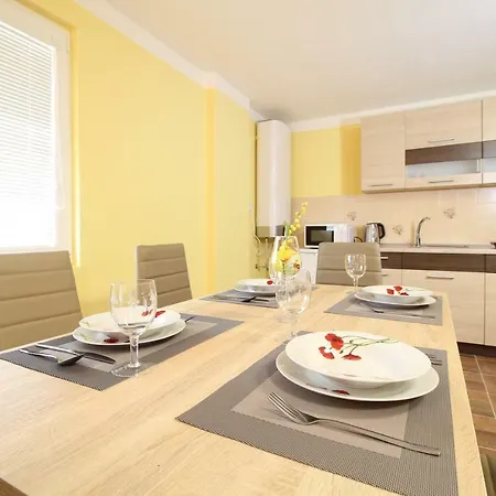 Vcelka Hranice u Novych Hradu